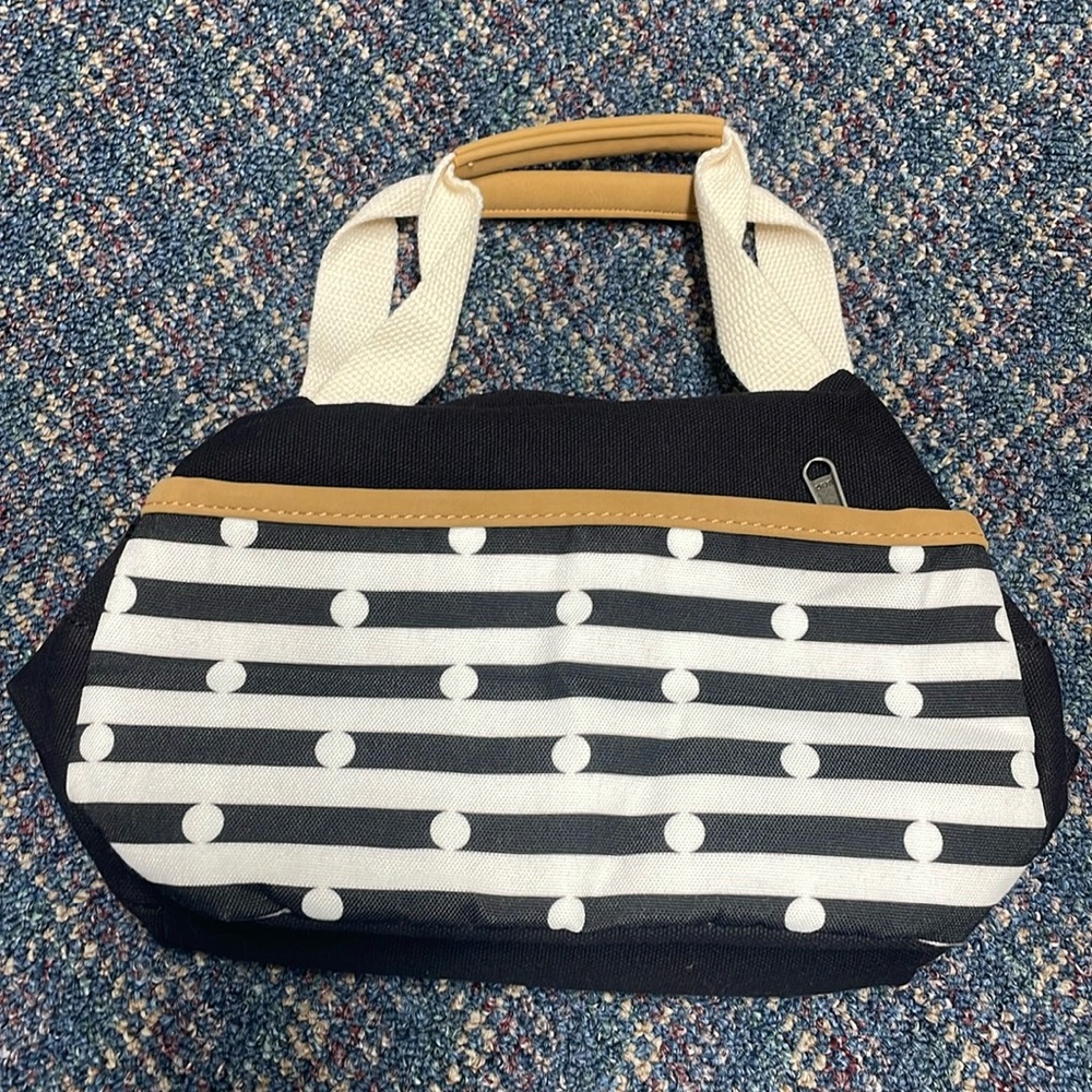 Gently used SBS lunch bag with inner utensil bag